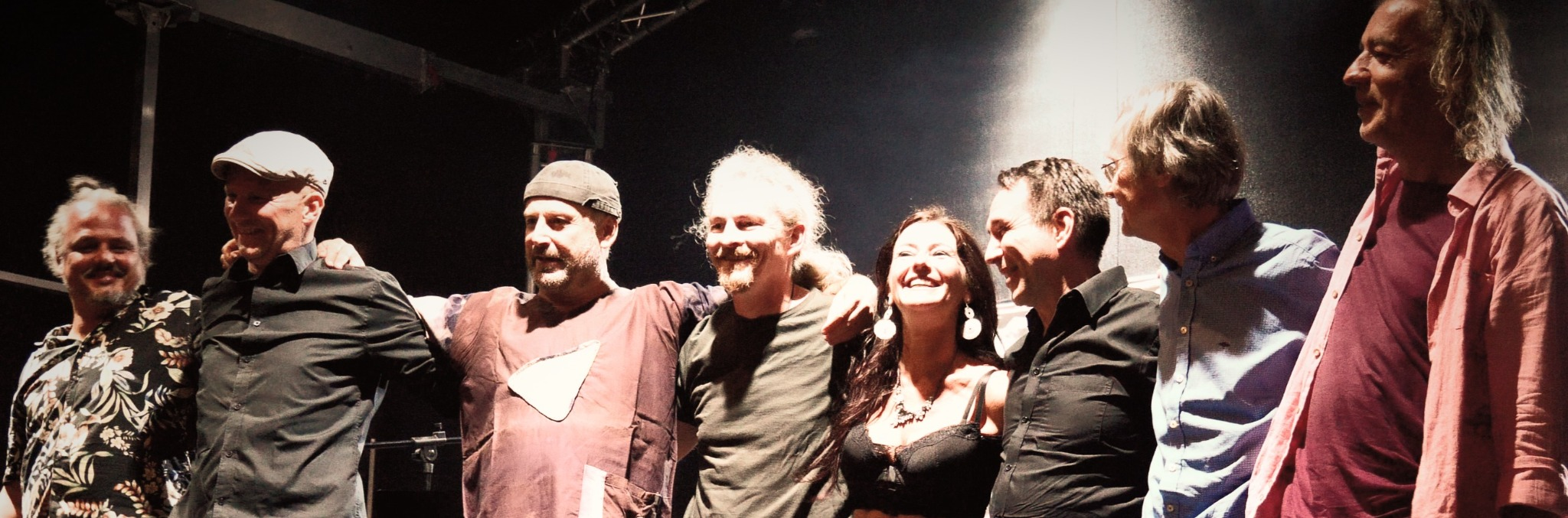 Die Ostbeatbend nach einem gemeinsamen Konzert